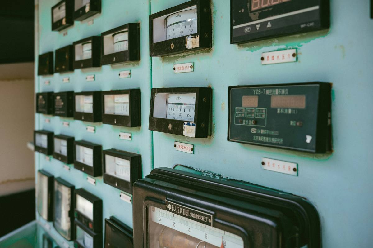 Chart comparing legacy vs modern streaming protocols